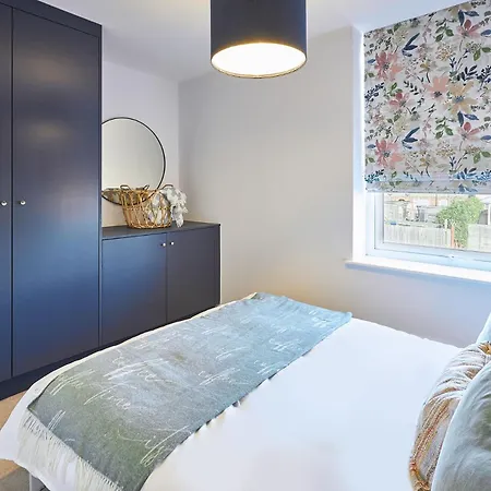 Host & - Fourth Avenue شقة