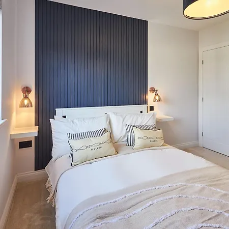 Host & - Fourth Avenue Apartment