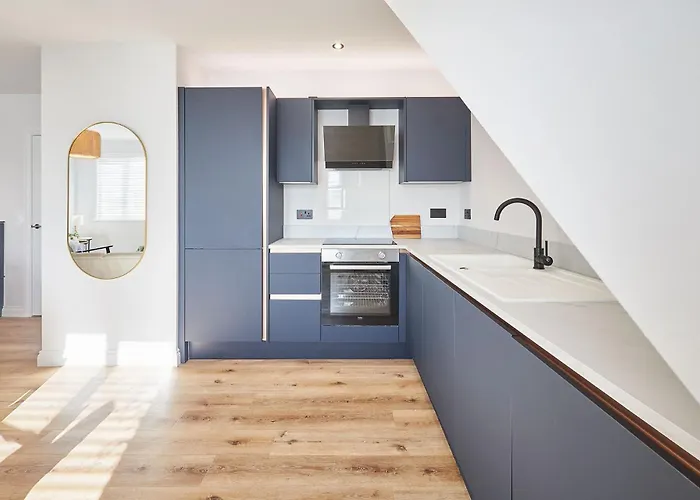 Host & - Fourth Avenue * York