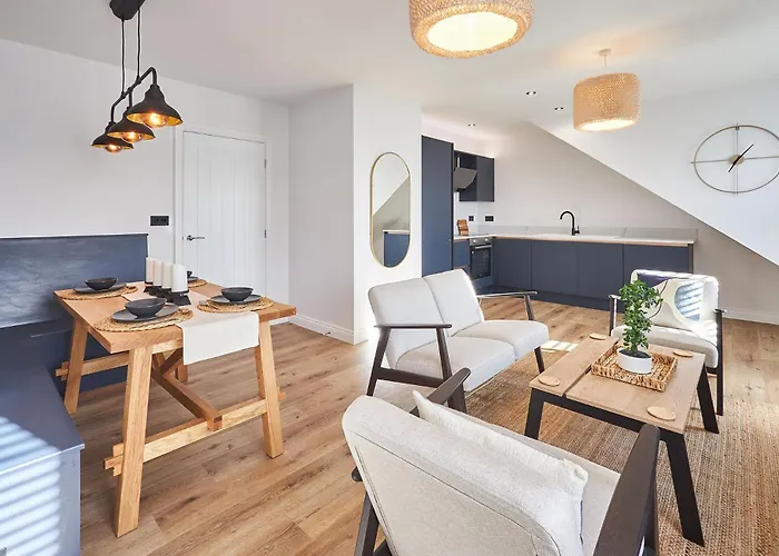 Host & - Fourth Avenue * York