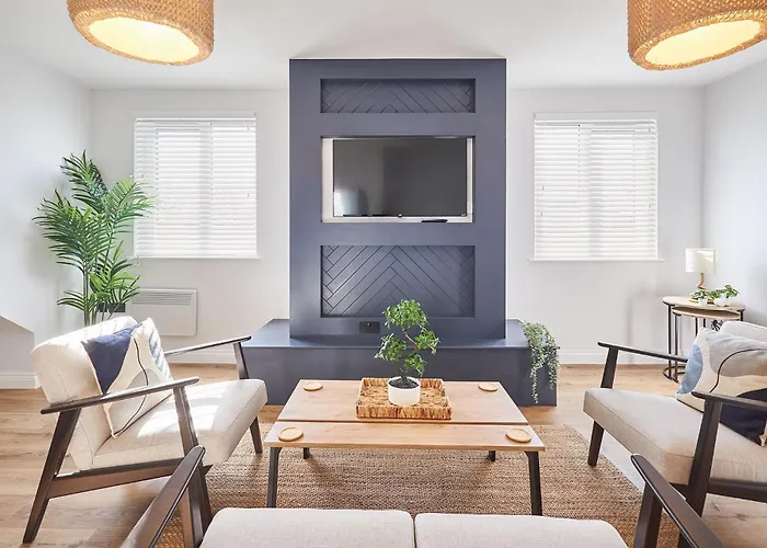 Host & - Fourth Avenue * York