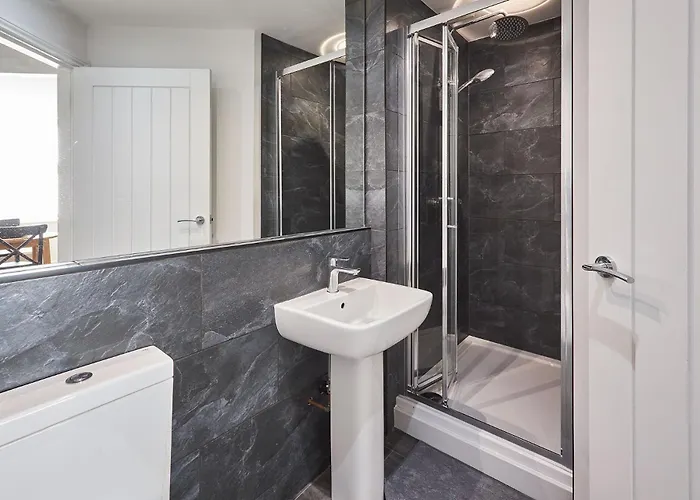 Apartment Host & - Fourth Avenue *