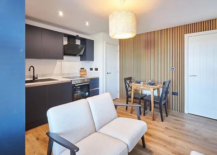 Host & - Fourth Avenue York