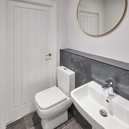 Host & - Fourth Avenue * York